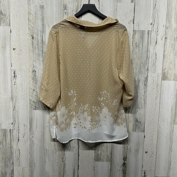 White Stag Women’s shirt Size 1x(16w) tan and white- lightweight - Picture 3 of 4